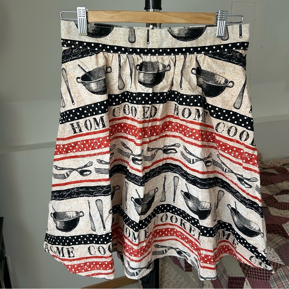 Retrolicious ModCloth Home Cooked Cooking Skirt Medium